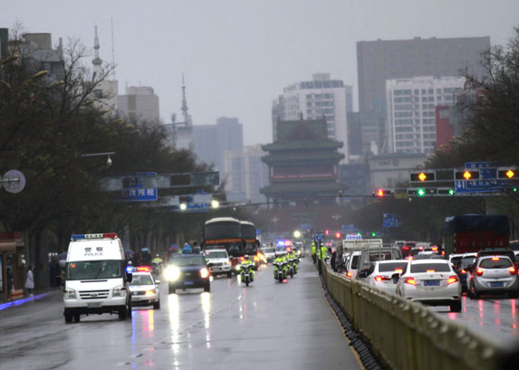 臨汾：冒雨迎接英雄凱旋