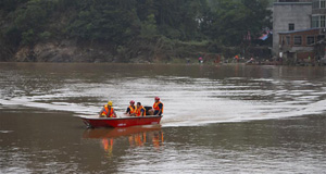 江西鄱陽遭遇暴雨