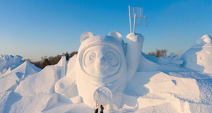 “冬奧·太陽島之旅”雪雕亮相哈爾濱