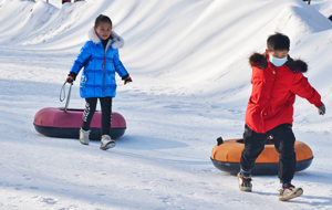 “雪鄉(xiāng)?冰雪樂園”開園迎客