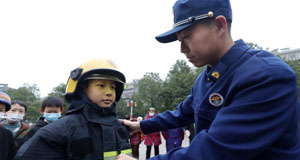 萌娃學(xué)消防 平安度寒假