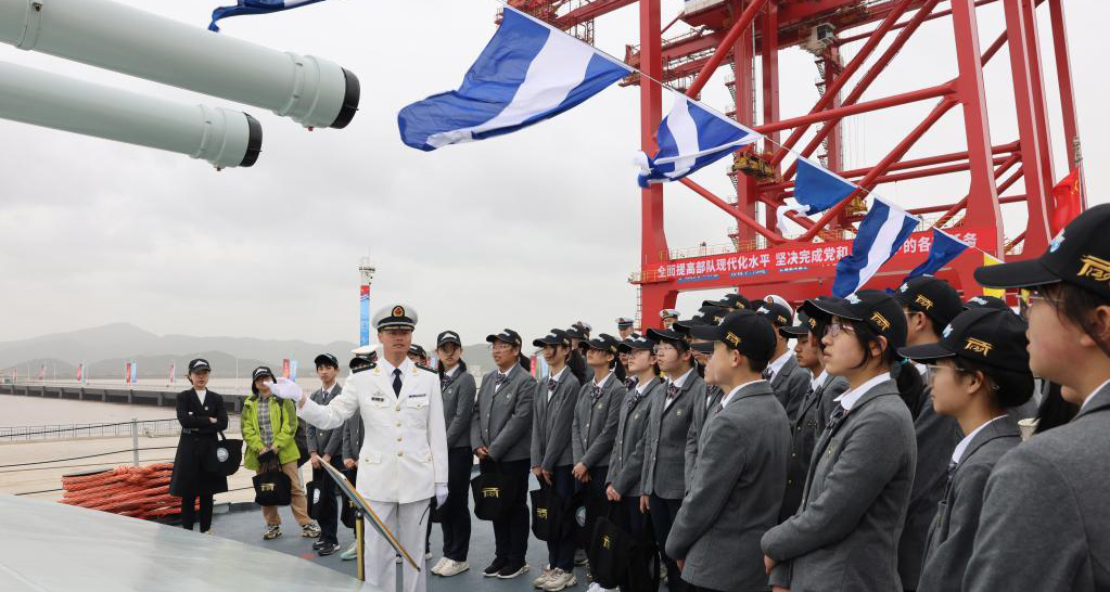 人民海軍開展主題活動(dòng)紀(jì)念成立74周年