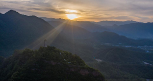 走進(jìn)天臺(tái)山