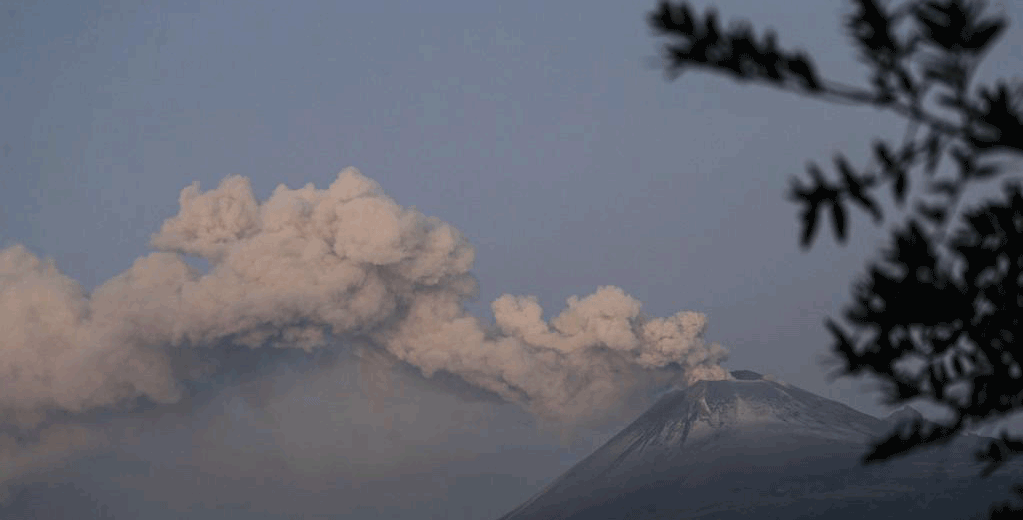 墨西哥波波卡特佩特火山持續(xù)活躍