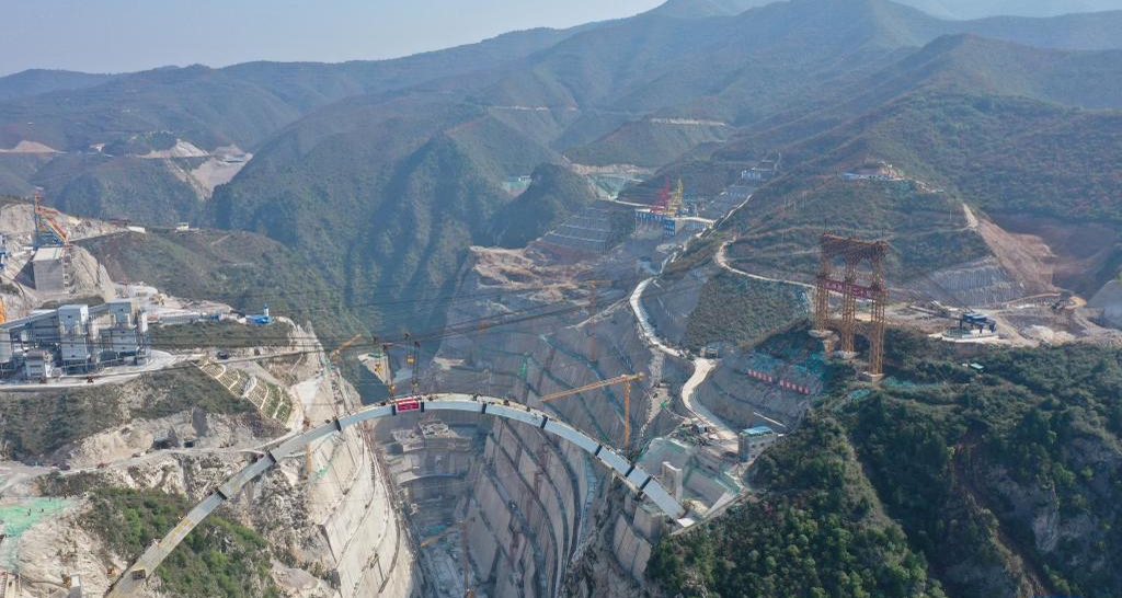 陜西東莊水利樞紐涇河大橋主拱合龍