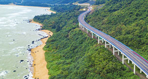 海南環(huán)島旅游公路全線通車(chē)