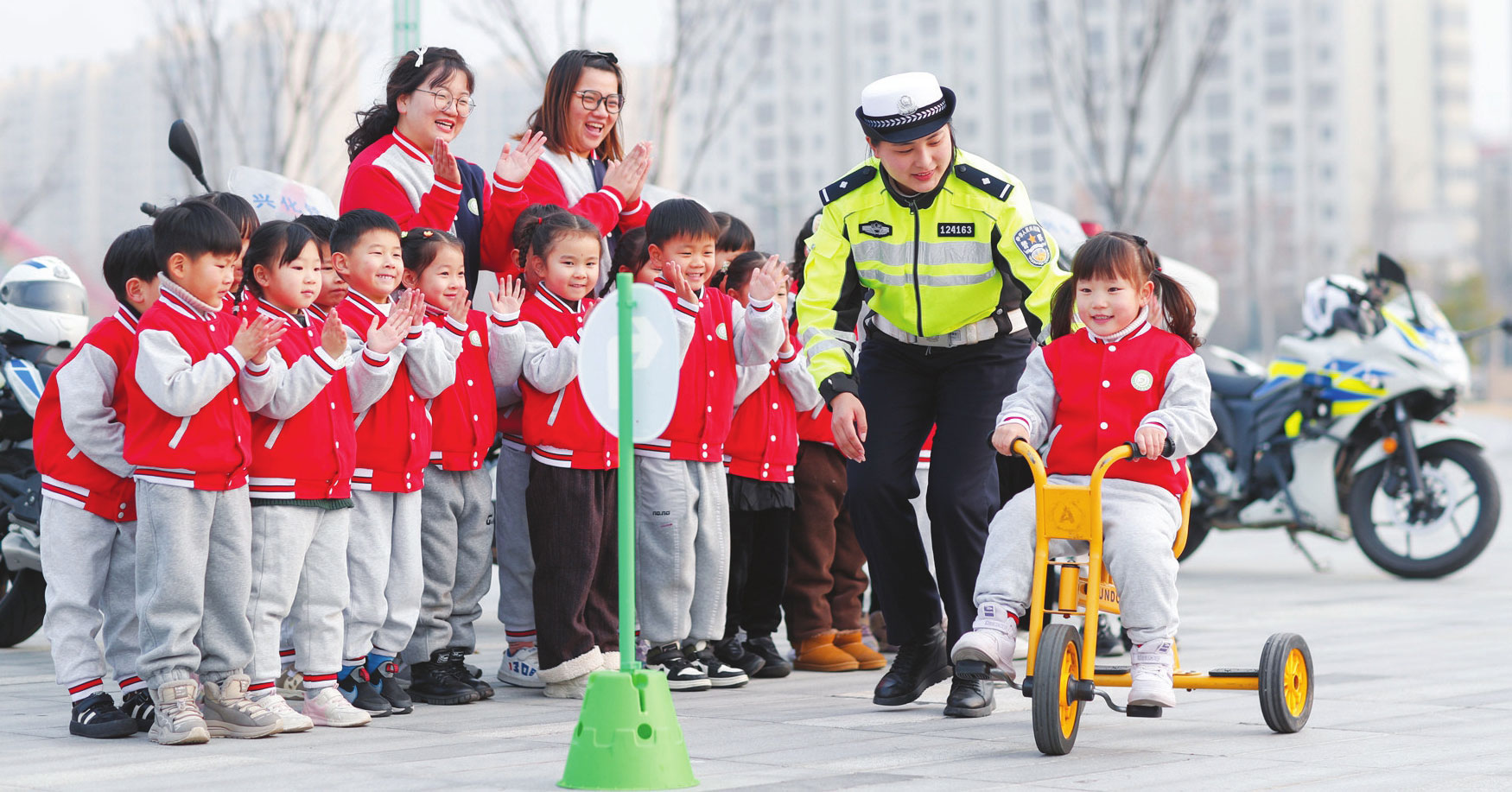 多地舉辦警營(yíng)開放日安全宣傳進(jìn)校園活動(dòng)