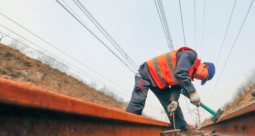 大秦鐵路線第一階段集中維修開始施工