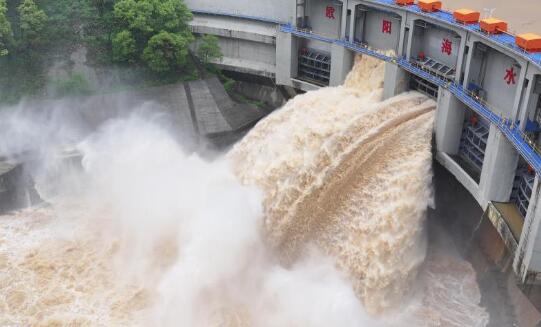 湖南郴州：歐陽海水庫開閘泄洪