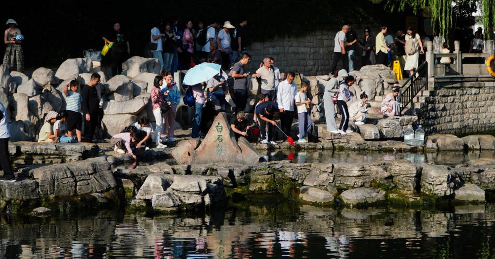 濟南：中秋小長假觀泉旅游人氣旺